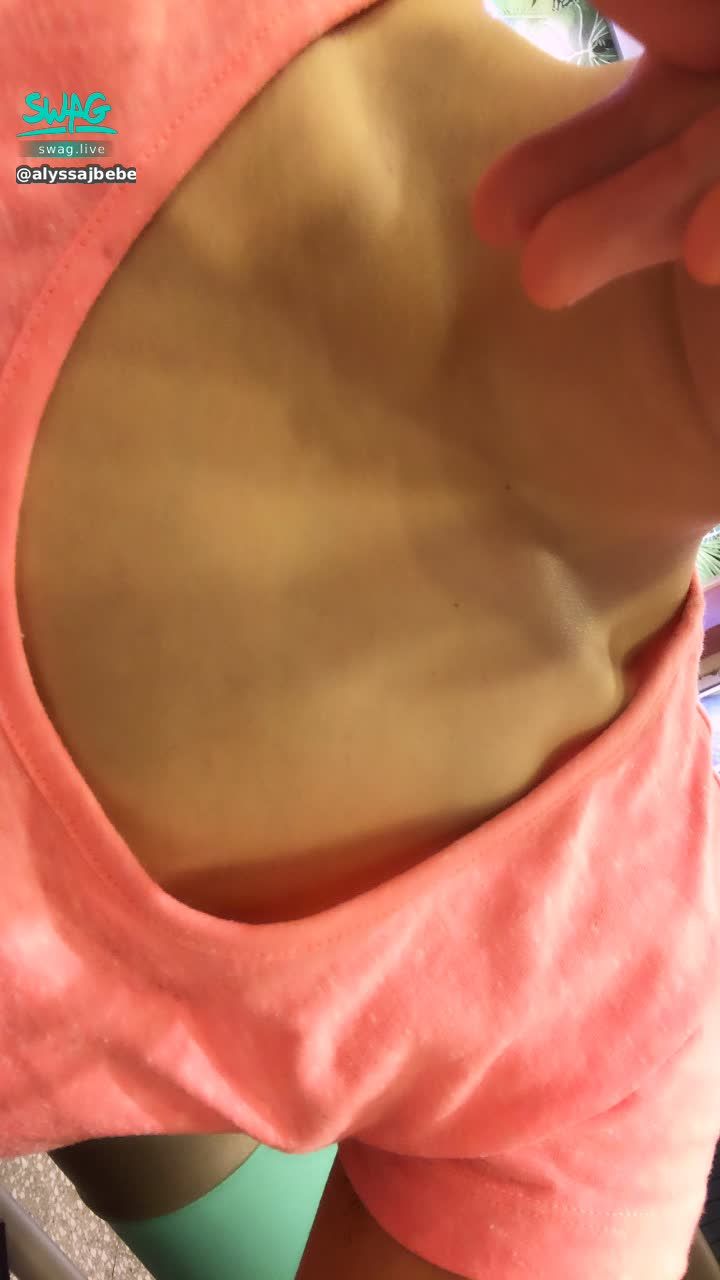 alyssajbebe : 除了swag其他社交媒體我都不會提供ID 因為這是違反swag規定 😉 然後了想約我的 我有很高的要求才應約😇 不要問我為什麼 因為這是別人定