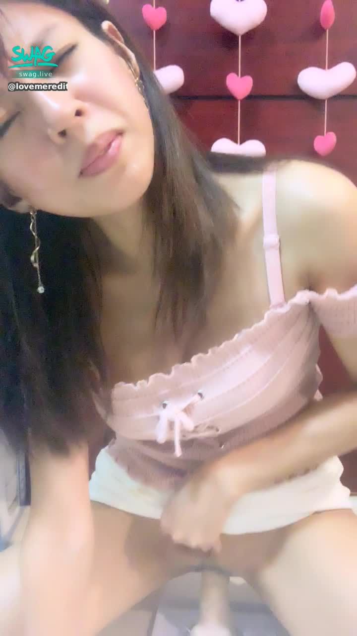 lovemeredith : 🍬糖果音女神vivi🧝🏻‍♀️雌性的嘶吼聲讓你想跟我作愛💘，你抽插到我噴噴，叫的多銷魂🤬