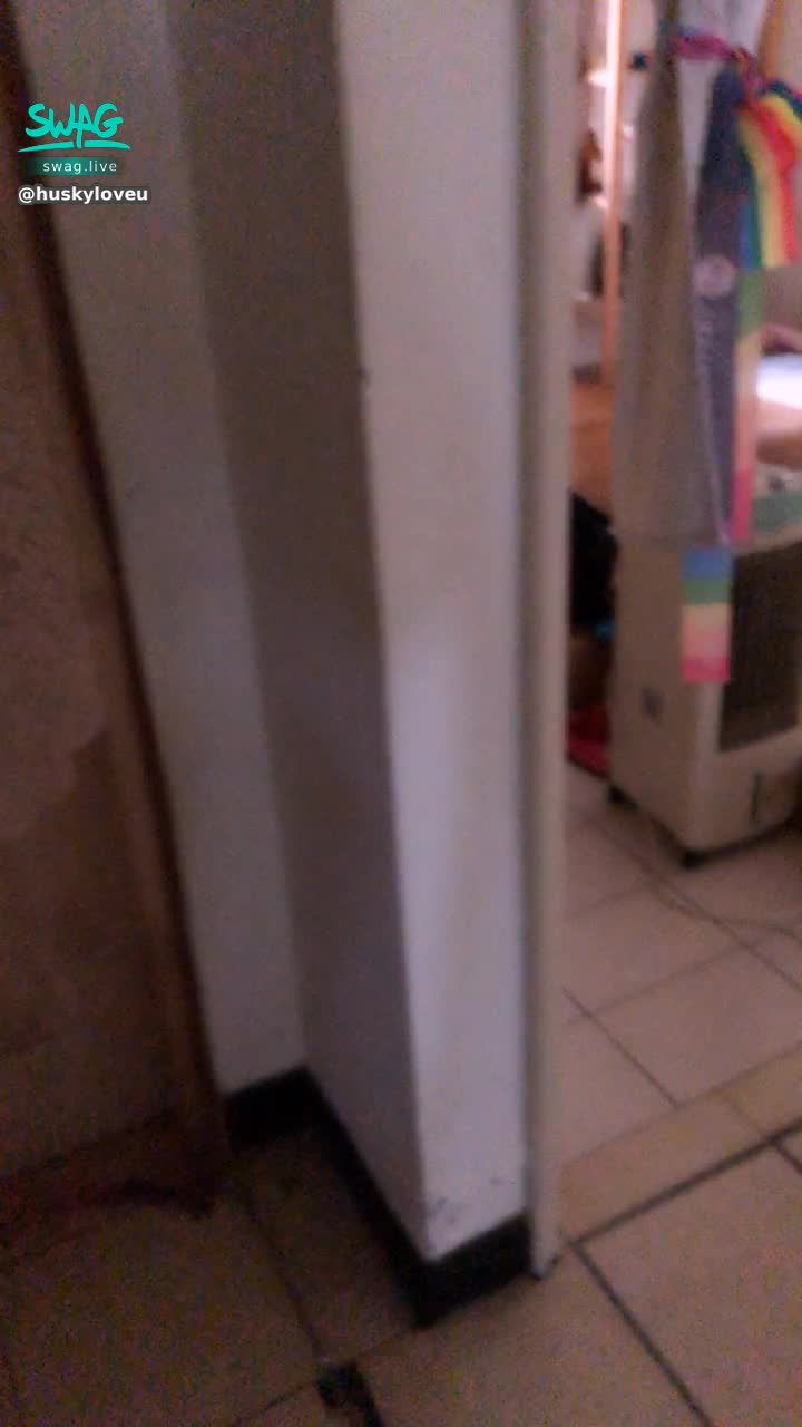 h********u : 驚見❗️室友裸睡都不關門的！？🙄️