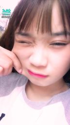 b******o : 🚗同事載我去買內衣🤫噓衣服濕了順便換🙈露臉偷給你們看一下內衣😜