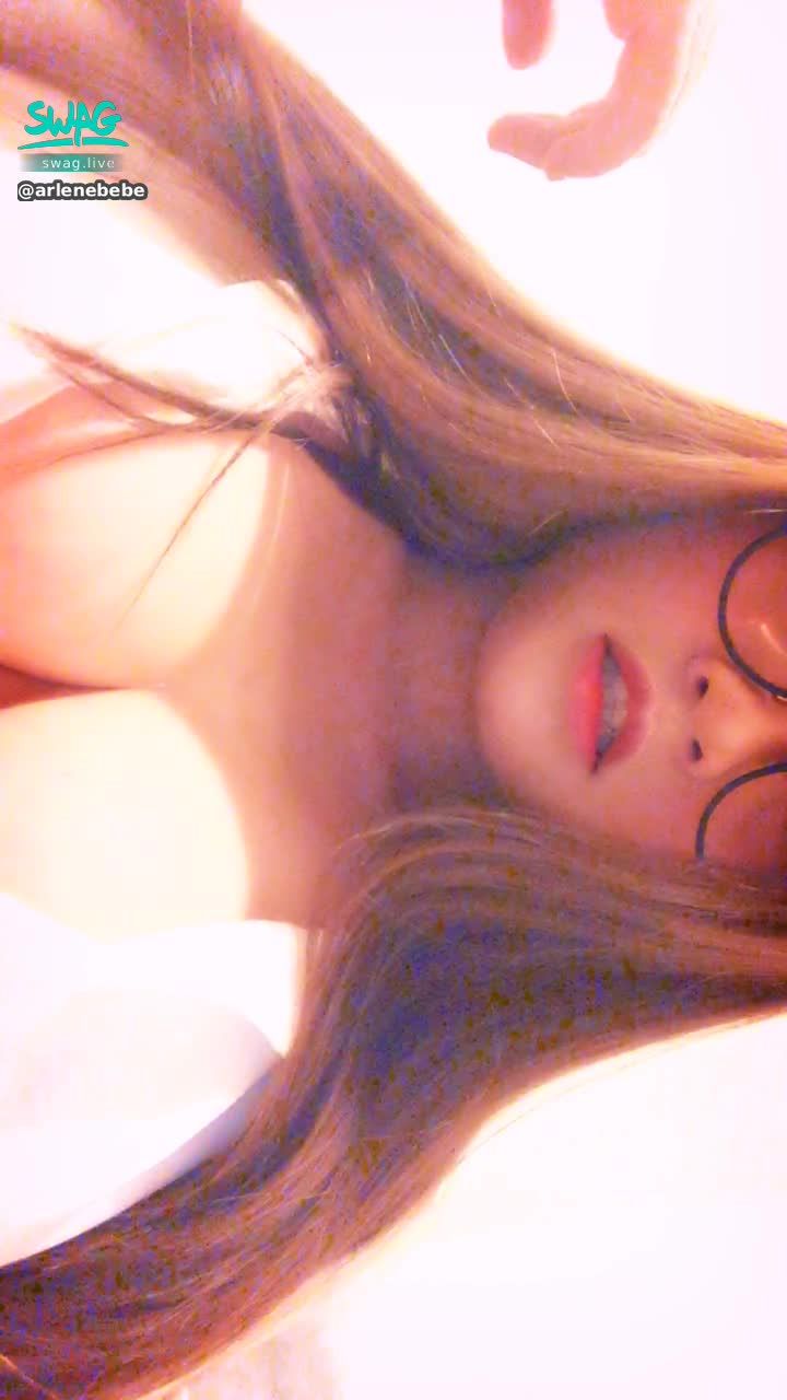 a********e : 💯我の濕人家教💯龜頭會濕啦...老師掏出巨乳....