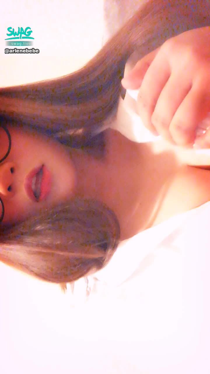 a********e : 💯我の濕人家教💯老師教你怎麼揉搓奶頭會讓女生很敏感