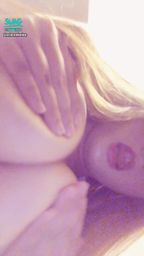 a********e : 🔞深夜羞恥の健康教育老濕🔞ㄍ❗️老師直接捧兩顆奶舔....