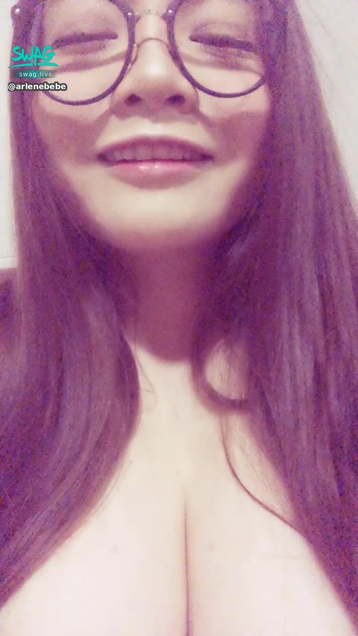 a********e : 露臉耍可愛❤️沒有高顏值啦至少有一個你會想疼愛看不膩的臉😂