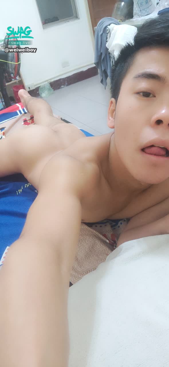 w*******y : 有人要欠操我嗎？