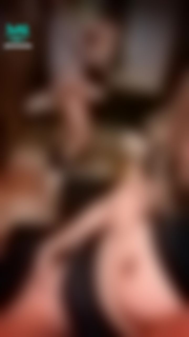linlinbebe : 👯‍♀️親表姊妹電影院雜交👯‍♀️最愛姿勢❗️表姐面前露臉大玩火車便當🚄🍱
跟琳琳火車便當超輕鬆 
只要扶著我的腰
我就可以讓你輕鬆解鎖火車便當