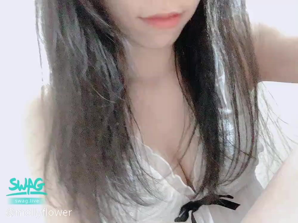 mollyflower : 茉莉兒非常困惑 為什麼幹話的解鎖比性感影片好⋯
既然如此 我就只好合乎大眾口味
再來一發幹話影片兒🤣