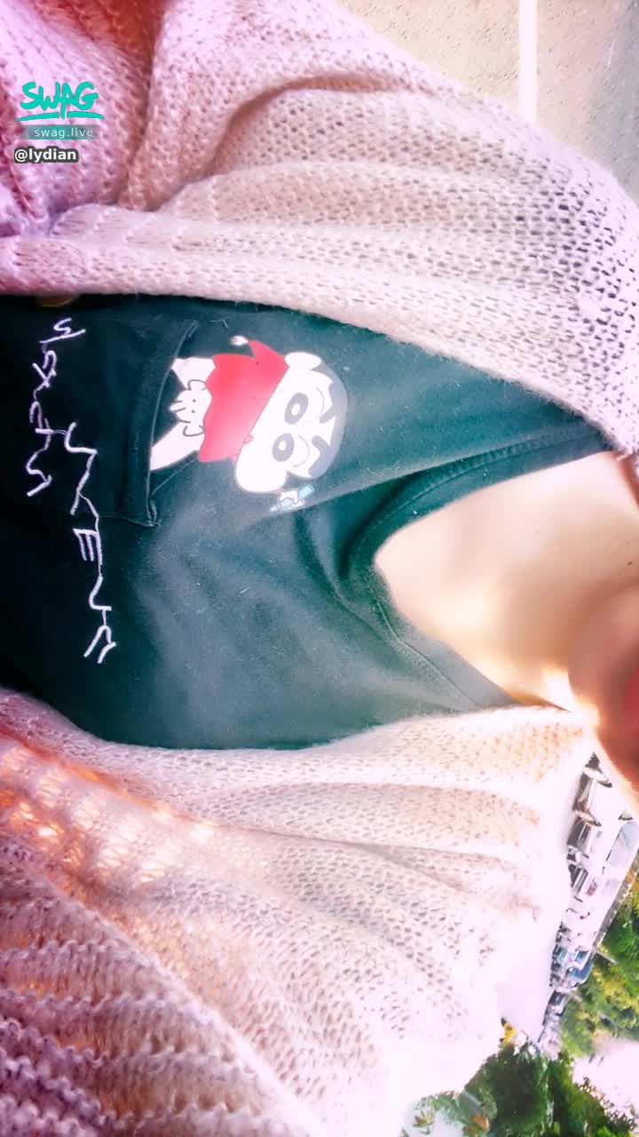 l****n : 這個天氣穿這件外套會不會很浮誇🤔🤔