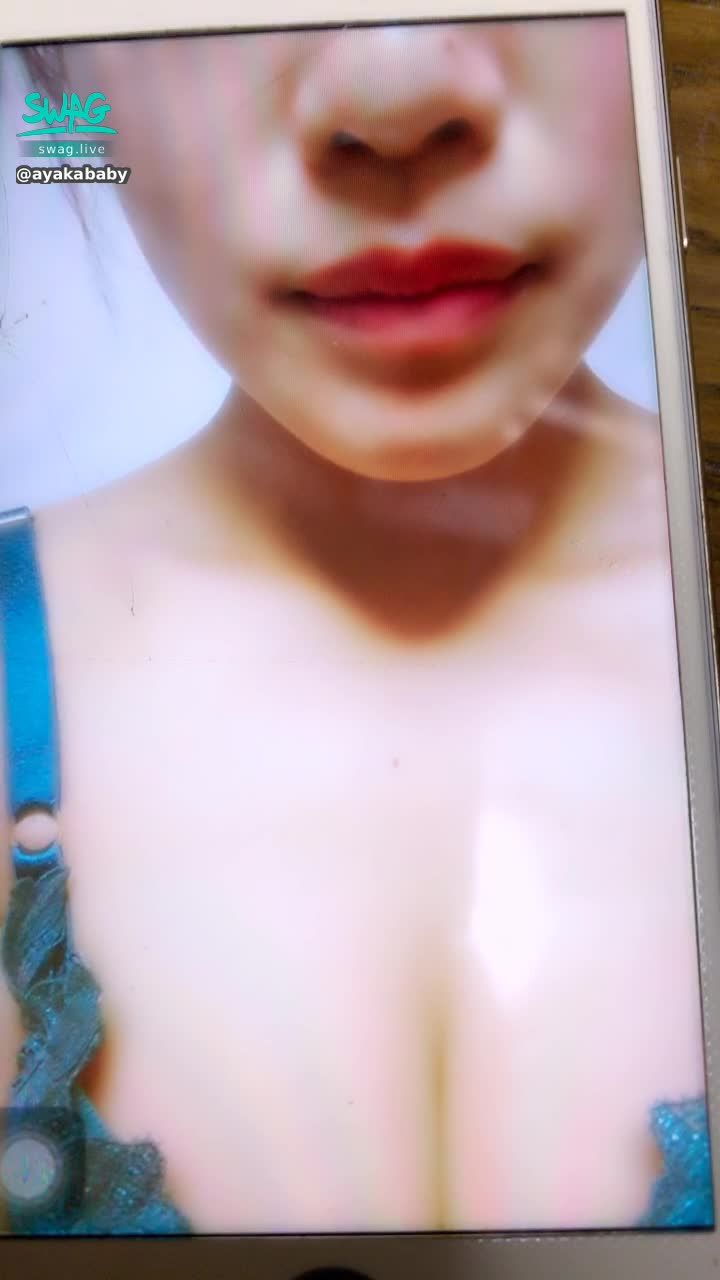 a*******y : あやかの舐め舐めと柔らかいおっぱい好き？❤️👅❤️