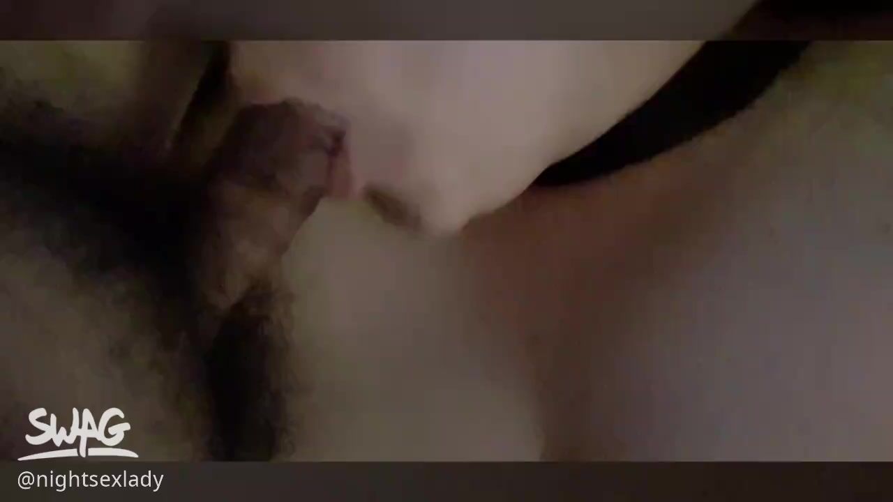 n**********y : 約汽旅簽約
不知不覺就被脫光
主動躺好吃肉棒
鮑魚也噴了不少水