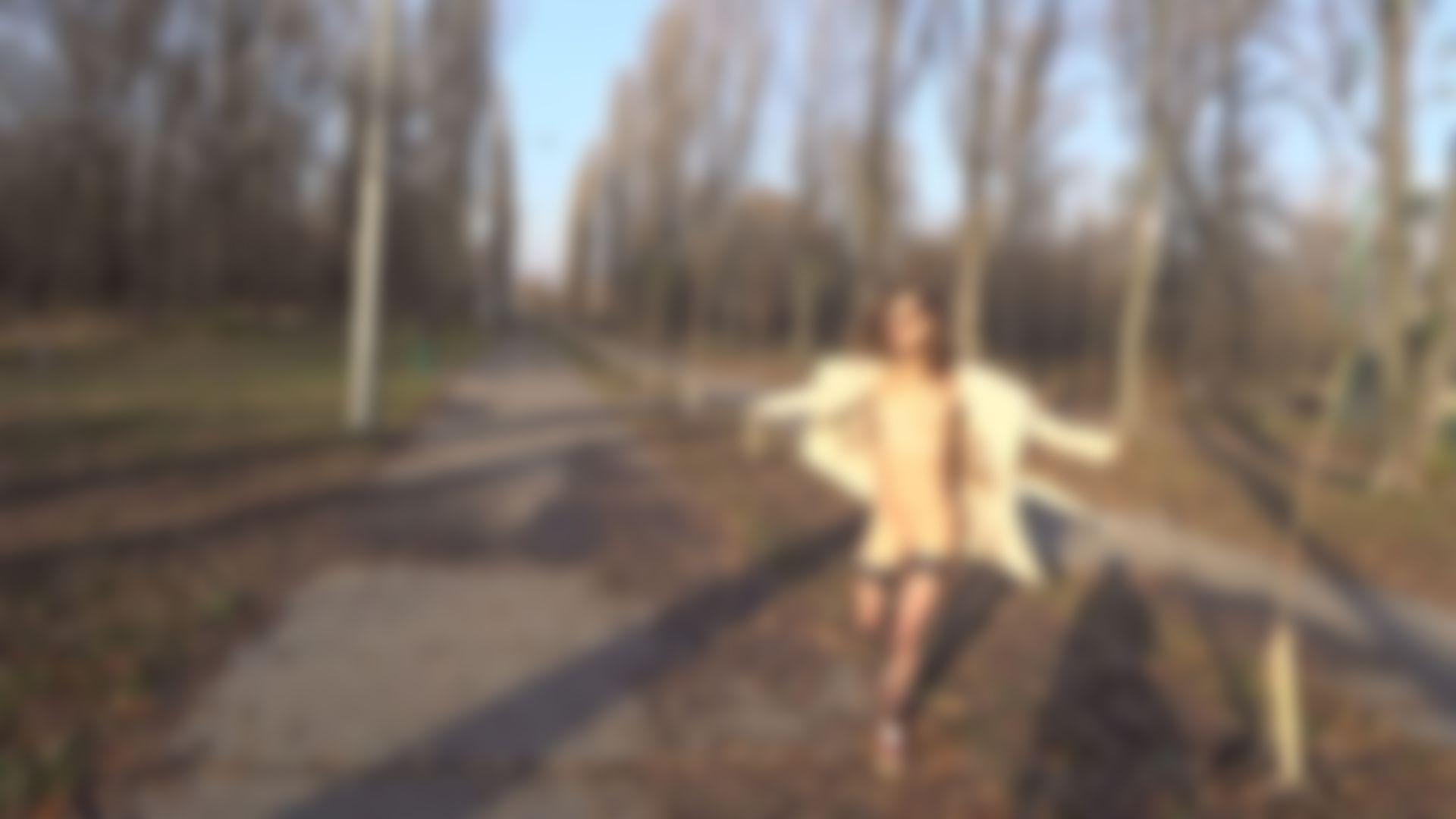 miabandini : REAL PUBLIC SEX. BEAUTIFUL TEEN FUCKS ON A PARK BENCH