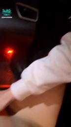 j*******e : 🔥Uber小哥哥🔥開著副駕門 摸人家的小穴🍑🍑🍑羞死人了啦😳😳😳剛剛好像還有人經過🤭🤭🤭🤭