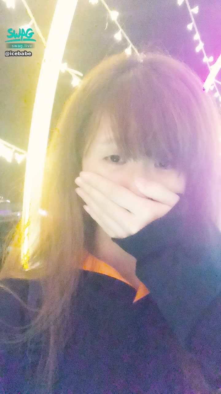 i*****e : 今天真的是太難過了 上傳一部不小心包含S/M的影片被🙈 🙉 🙊下架還扣分，只好將長達16分鐘的長片修成8分鐘，所以想看的人只要給8888的貼圖就可以送你喔～記得不要外流
