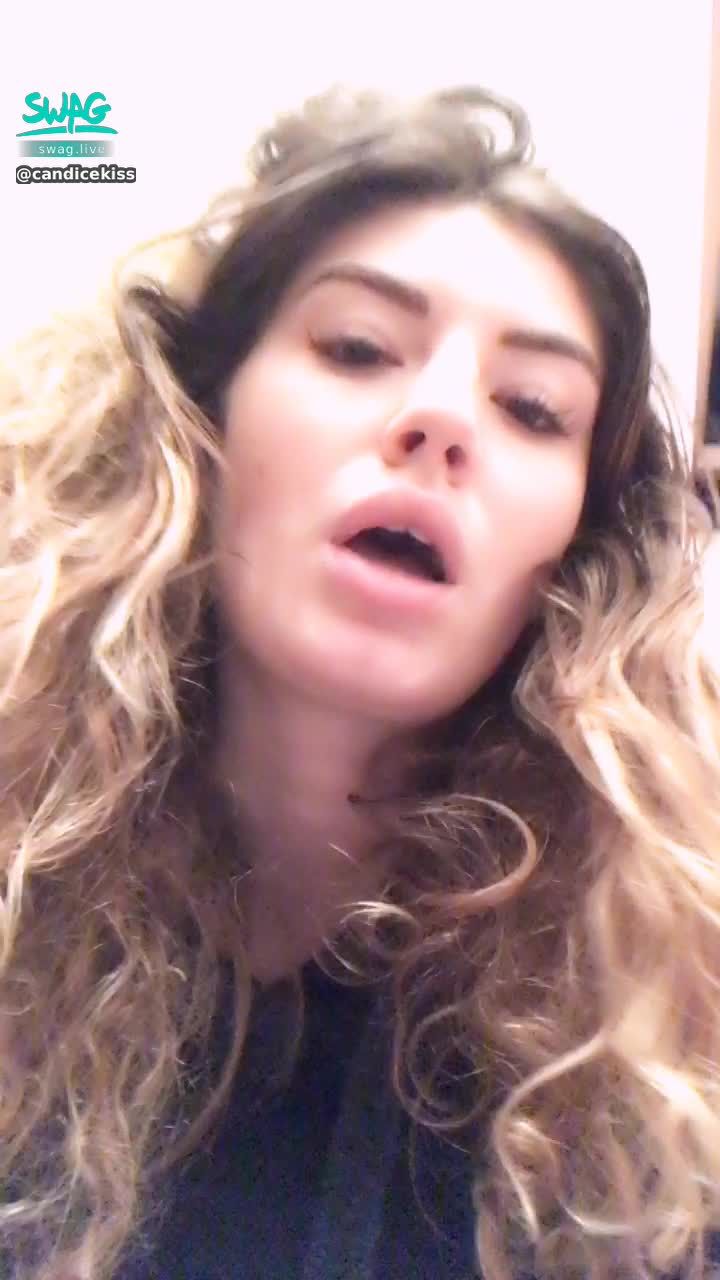 c*********s : for pee fetish followers!! 🥊 I pee honey  👄 I like having pee in my mouth