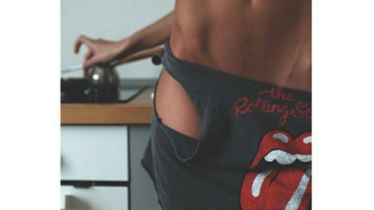 i***********i : Siente mucho deseo por mi cuerpo