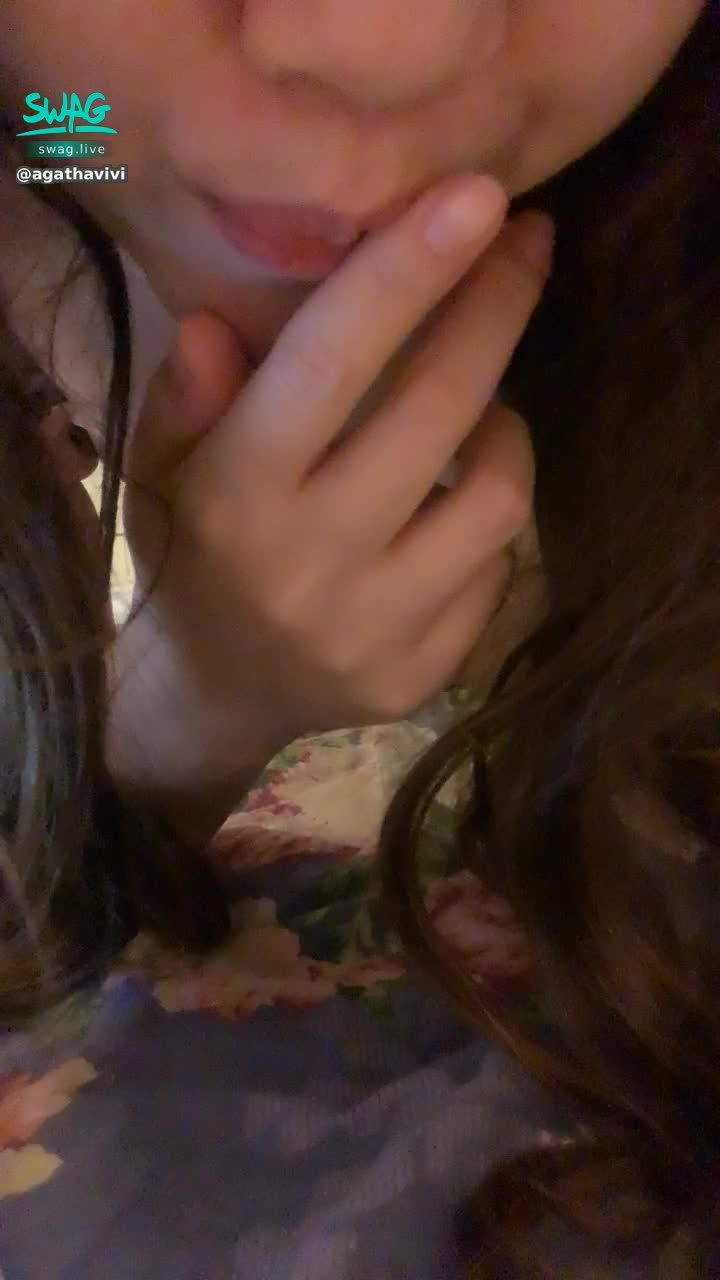 a********i : 🥰喜歡我嗎？
喜歡的話多關注妹妹喔 親愛的哥哥們
想聊更多可以找我喔
睡不著嗎？歡迎找我聊色色的喔～～