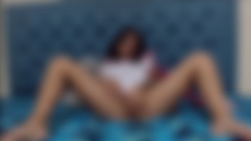 a**********n : ¿Te gustaría disfrutar de un caliente momento con esta colegiala?
