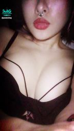 y******g : 🔞巨乳小騷貨🔞 解掉了 頭頭跟奶子得到解放 這樣摸好害羞呦 😳😳😳😳