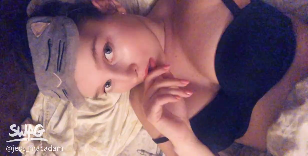 jess_macadam : #pussy #toy #cute