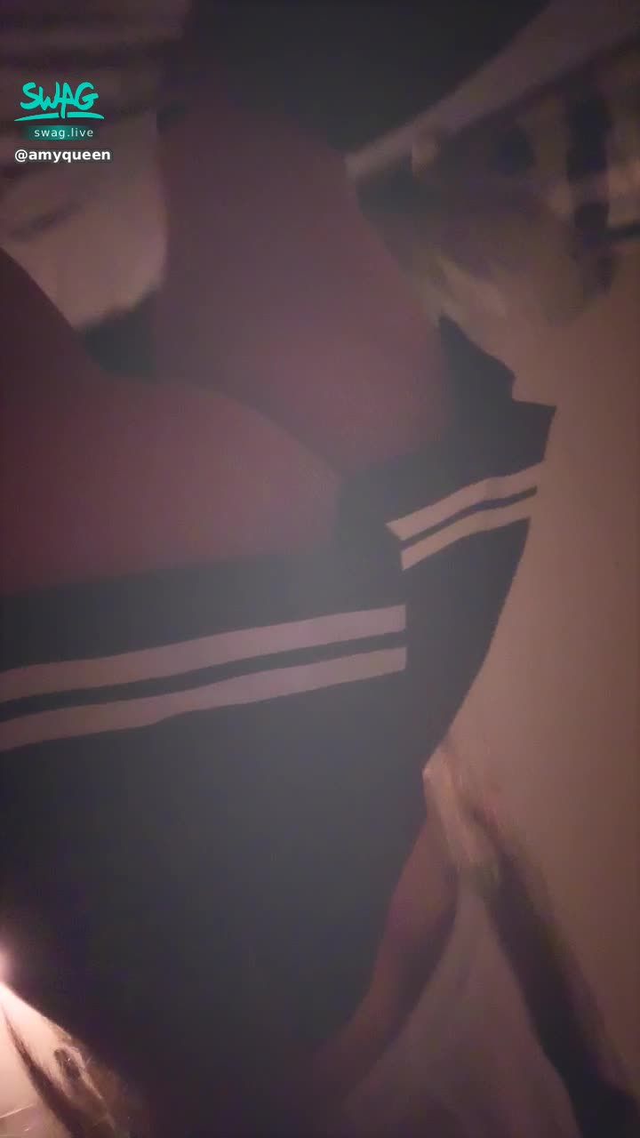 a******n : 制服誘惑❤️襪控❤️翹肉臀🔥這姿勢⋯⋯⋯🤤