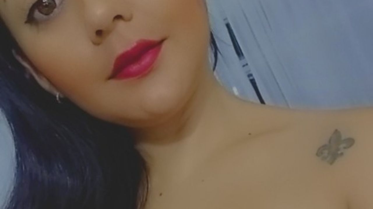 l*******o : enjoying with my fingers 👋👌