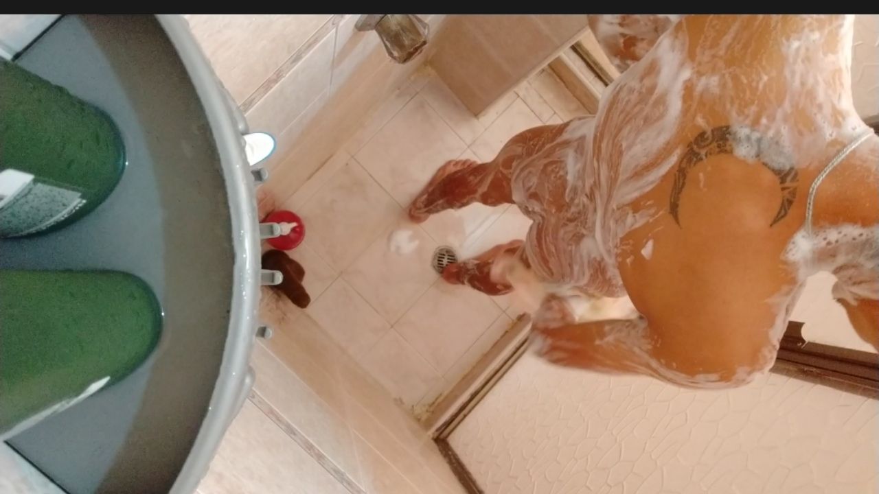 p**********h : taking a hot shower