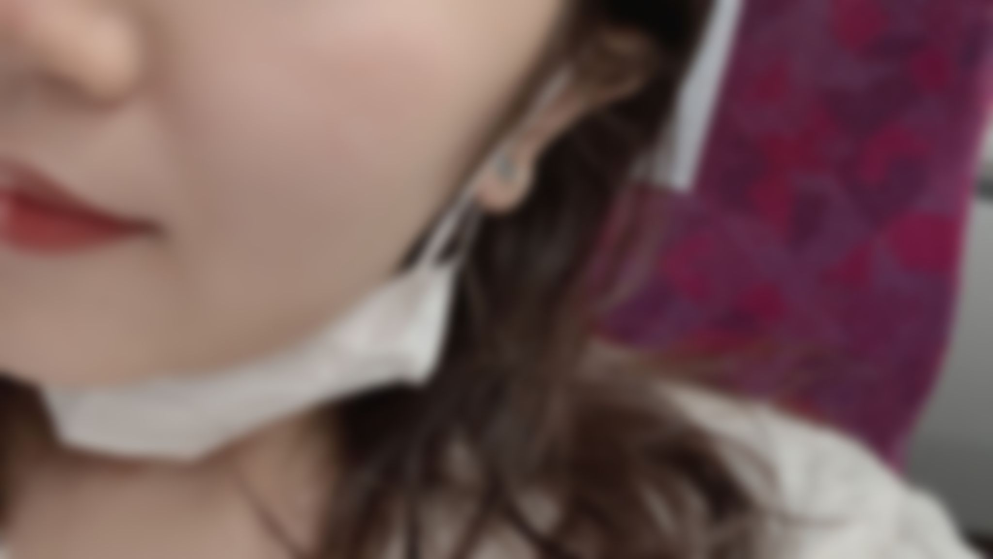 s******y : 在電車裏脫衣服了😍