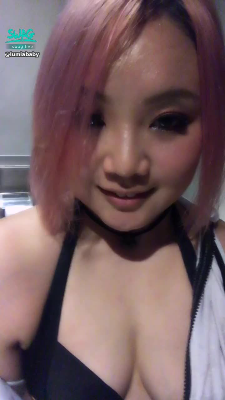 l*******y : 泡溫泉臉紅紅😳