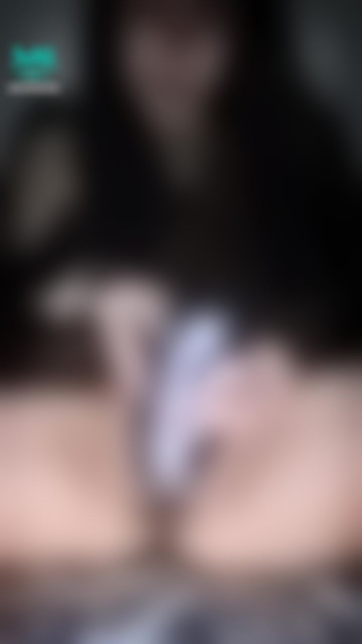 l*******y : 啊........哥哥👅快點用你硬硬的大雞雞插我......啊！小穴好癢好癢！