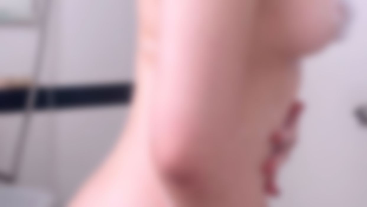  : 全裸⚠️哥哥可以幫潔潔洗澡澡嗎🥺還是潔潔洗好先到床上去等哥哥.....的大棒棒❤️❤️❤️