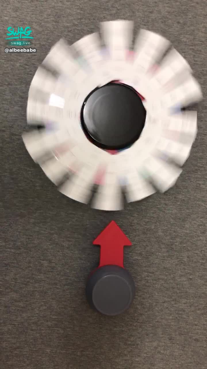 a*******e : 小內內系列俄羅斯轉盤🎰想跟るり一起玩嗎～？快點私訊詢問入場券哦～🎫