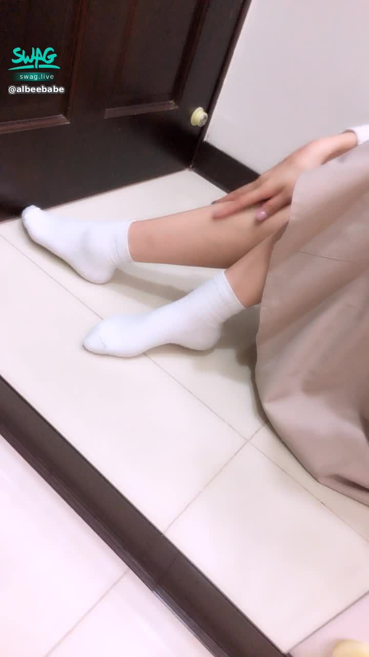 a*******e : 真的好痛> <都流血了😢 我需要呼呼😢😢這邊跟那邊都要😳
