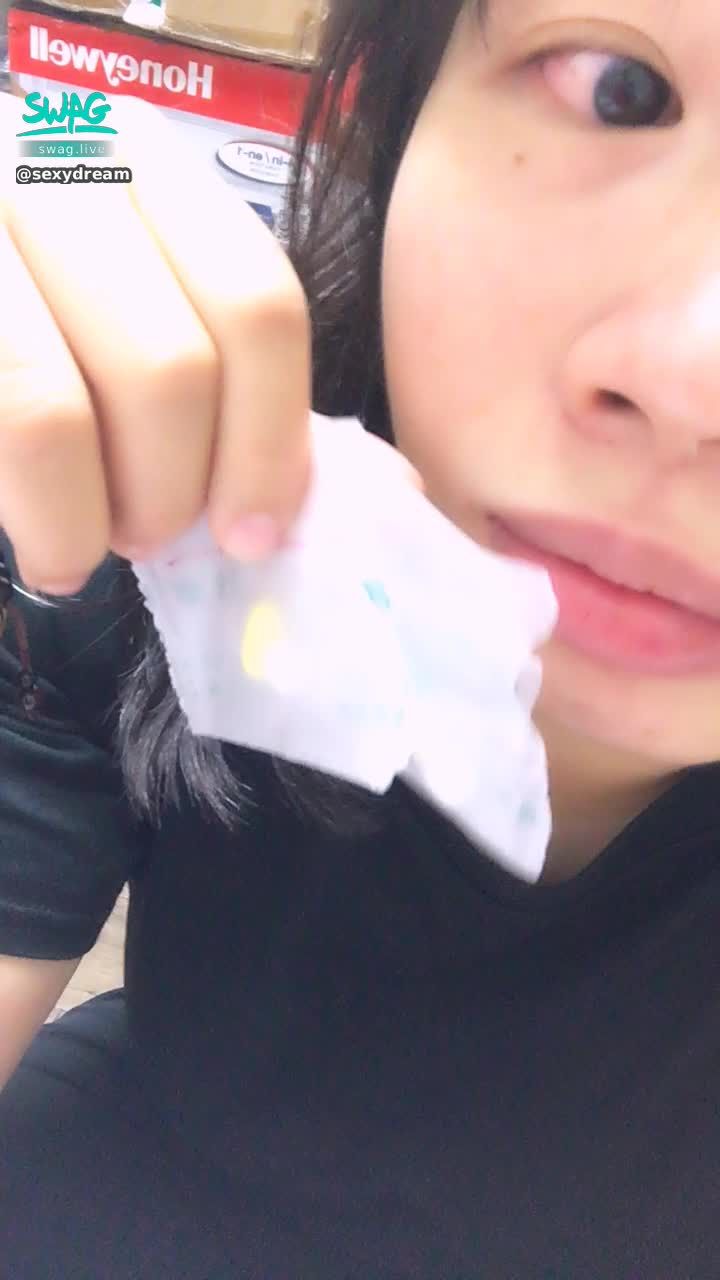 s*******m : 大家午安 要想我哦⋯⋯
趕快保佑我感冒趕快好吧！
心好累～～～