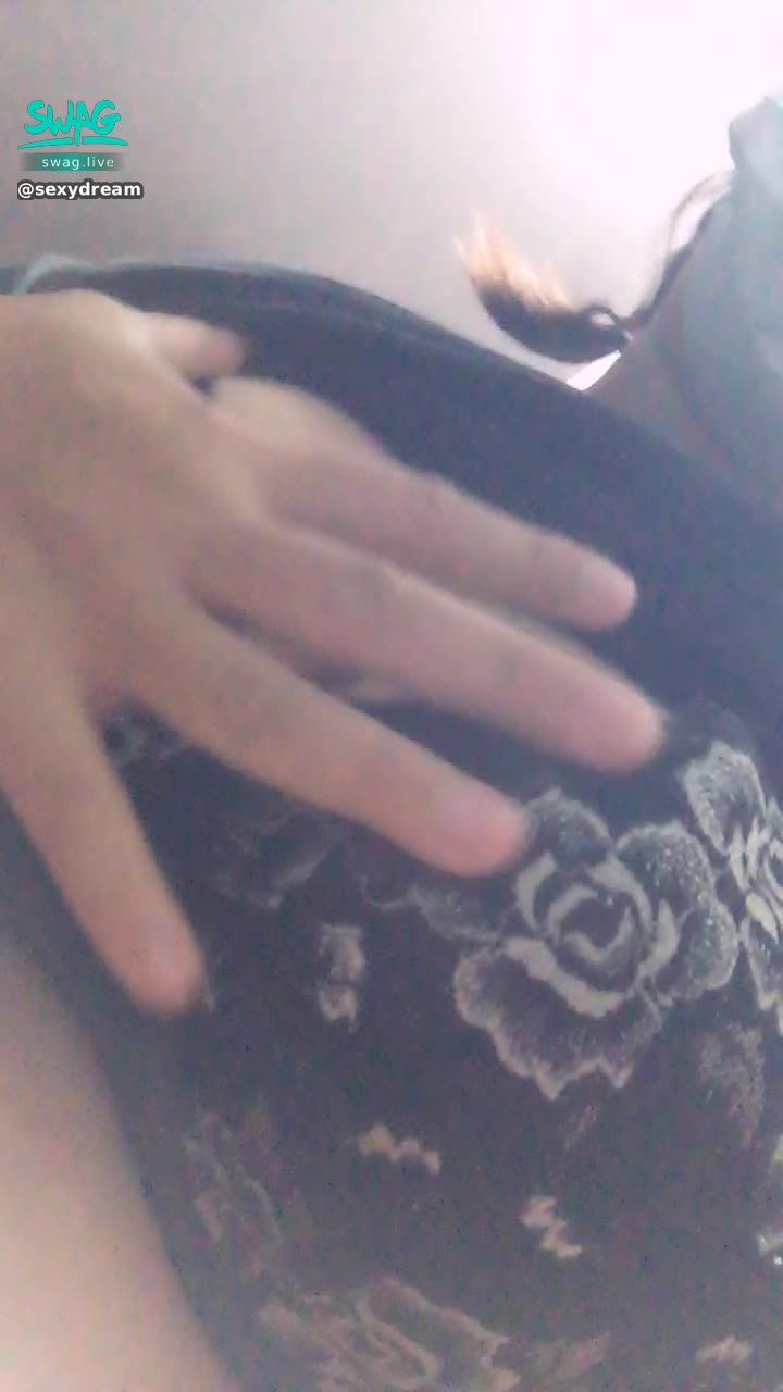 s*******m : 晚安主子們
我是狗狗柔 高雄swagger
肉肉棉花糖女孩
聽說南部很少女孩兒
是因為我們太保守了嗎？
喜歡這件內衣款式嗎？
今天也是渾圓飽滿的一天喔！


主子們 有想跟在高雄的柔兒來下午茶約會嗎？
3/18禮拜三平日柔兒有空
不知道有沒有主子願意送禮換約呢？
只能陪吃下午茶喔⋯^_^

有意願的主子歡迎洽詢喔！
祝大家白色情人節快樂