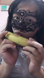 s*******m : 剛剛買了兩根香蕉🍌
你們覺得我要做什麼呢?
男友都說我很愛吃棒狀物
啊⋯⋯棒狀物都很好吃啊😋
不是嗎?
送禮🎁換片時間來囉⋯⋯
3/16晚上7:00-凌晨1:00
聊天室送跳蛋給狗狗🐶柔
即可換私藏潮吹片 或是獨家寫真照片
偷偷說 🉑️指定重口味或是美感照喔⋯⋯
很多主子們都愛問柔兒可不可以基因交流
哎呀!人家有男友啦⋯⋯
不過...循序漸進的話...😁
送🎁禮物也🉑️換跟柔柔的吃飯約會
(我在高雄市區要先預約喔!)