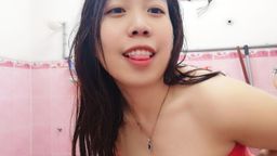 a*******i : 天使洗完澡就裹着毛巾,躺着秀身材露露乳房挑逗乳头最爱抚摸,哥哥要记得多多来支持天使,每天来解锁天使影片,多多陪天使聊聊天来说说对天使的看法如果哥有心事来说给天使听,天使愿意倾听述说哥的心情。
