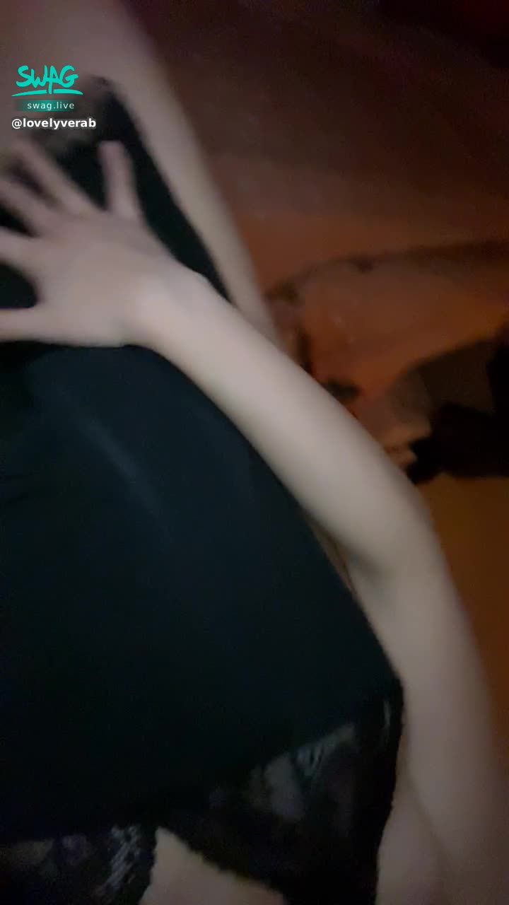 l************y : 在你面前搔首弄姿
想要誘惑你佔有我