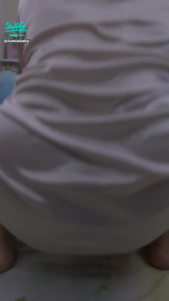 l*******y : 女上位❤️搖晃的電臀看了超想摸❤️有哥哥想讓寶寶在上面搖嗎💋