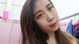 a*******i : 洗澡了,天使的裸体都被哥哥看光了。洗澡中找乐趣扭扭屁股跳性感舞。洗澡玩泡泡也是一种乐趣。