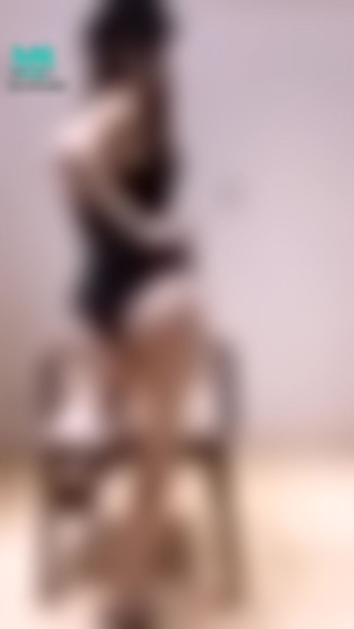 s***********e : 🔥受不鳥了 直接把椅子當成北鼻在發洩🔥慾望的門一旦打開就停不下來 Baby人家想要了啦💦💦💦可以用baby大大的手打一下蘇菲的翹屁屁嗎 要小心回彈的力道喔⋯⋯😈😈😈
