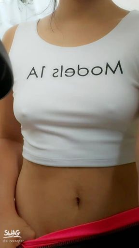 a*********r : Acariciame