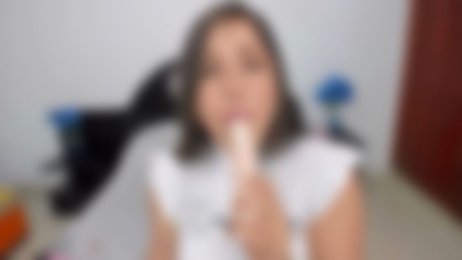 a********x : estoy enseñando como chupar pollas, curso didáctico para una buena mamada