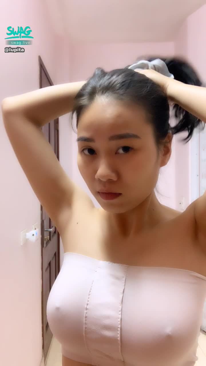  : Hair up or down??? 😛