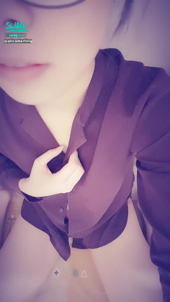 alicedarling : 粉絲指定 💋小愛露臉露奶愛撫給哥哥看