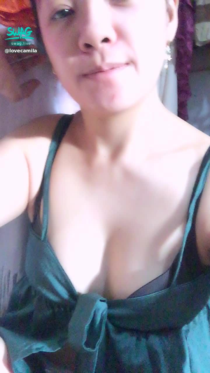 l********a : I want dick on my cleavage ,fuck my boobs