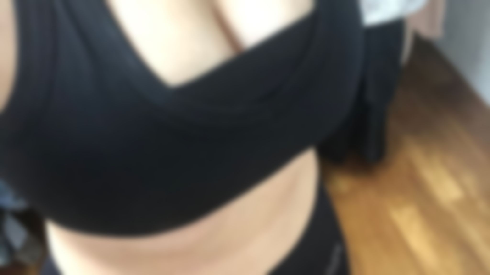 h*******u : 做運動中😝小肚肚快消下去吧🥺