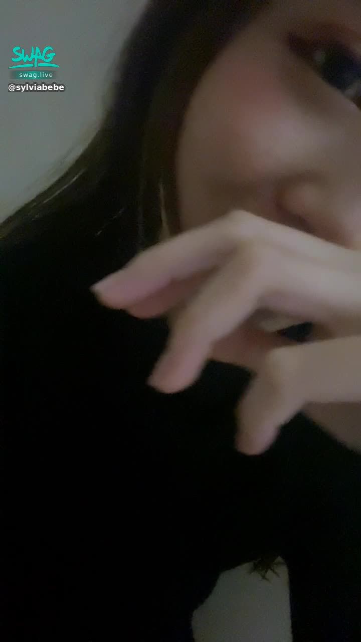s********e : 今天擦新唇膏耶💕💕💕