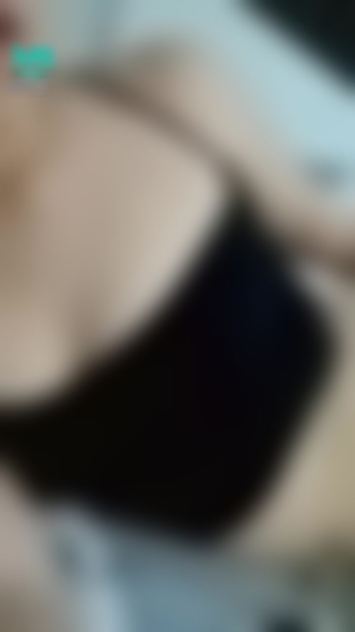  : 宝贝想被后入了，有大肉棒可以放进来操我的骚穴吗？
等你哦😘小狼狗