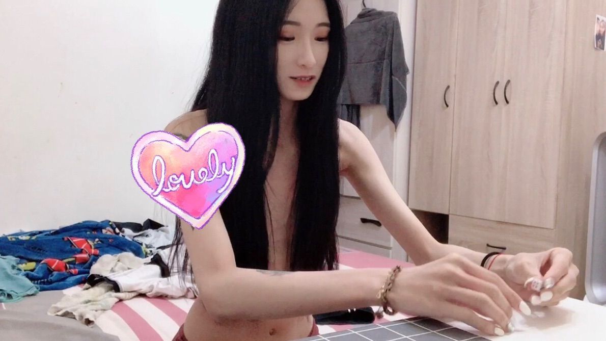  : Best friend's boyfriend plays game war secretly while her best friend is not at home... ❤️