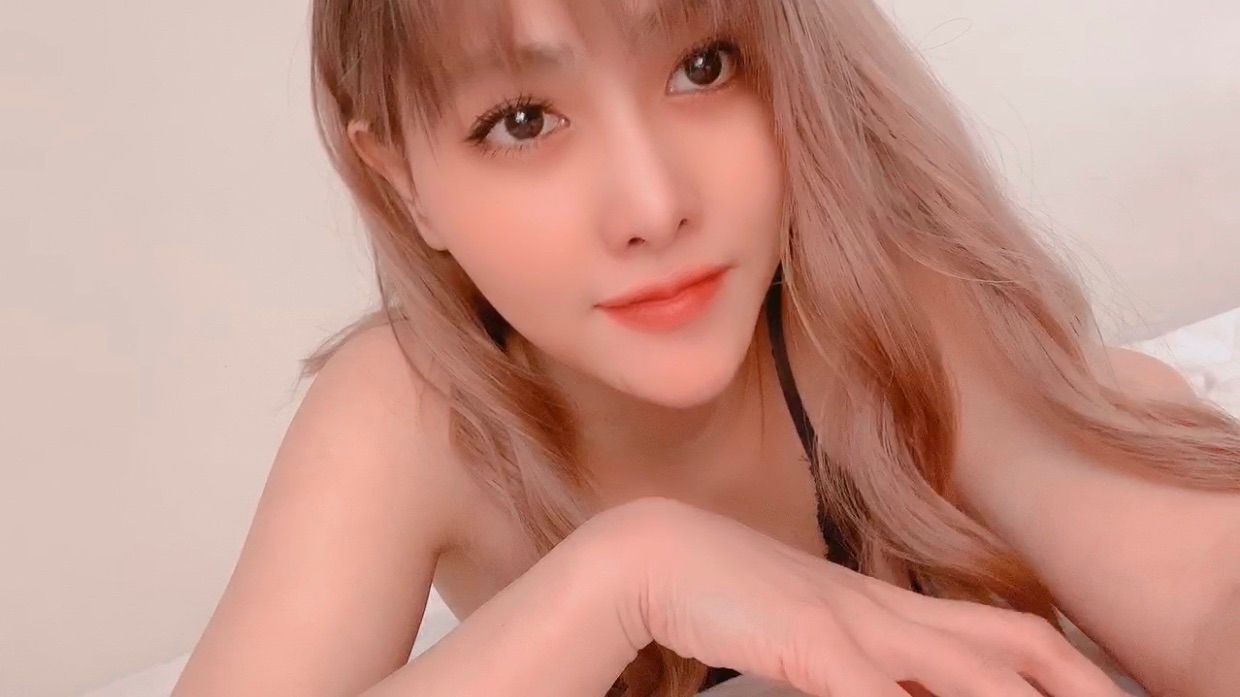  : Juliebaby's masturbation reality show ❤️ It's a pity not to watch, it's going to squirt just listening to the sound